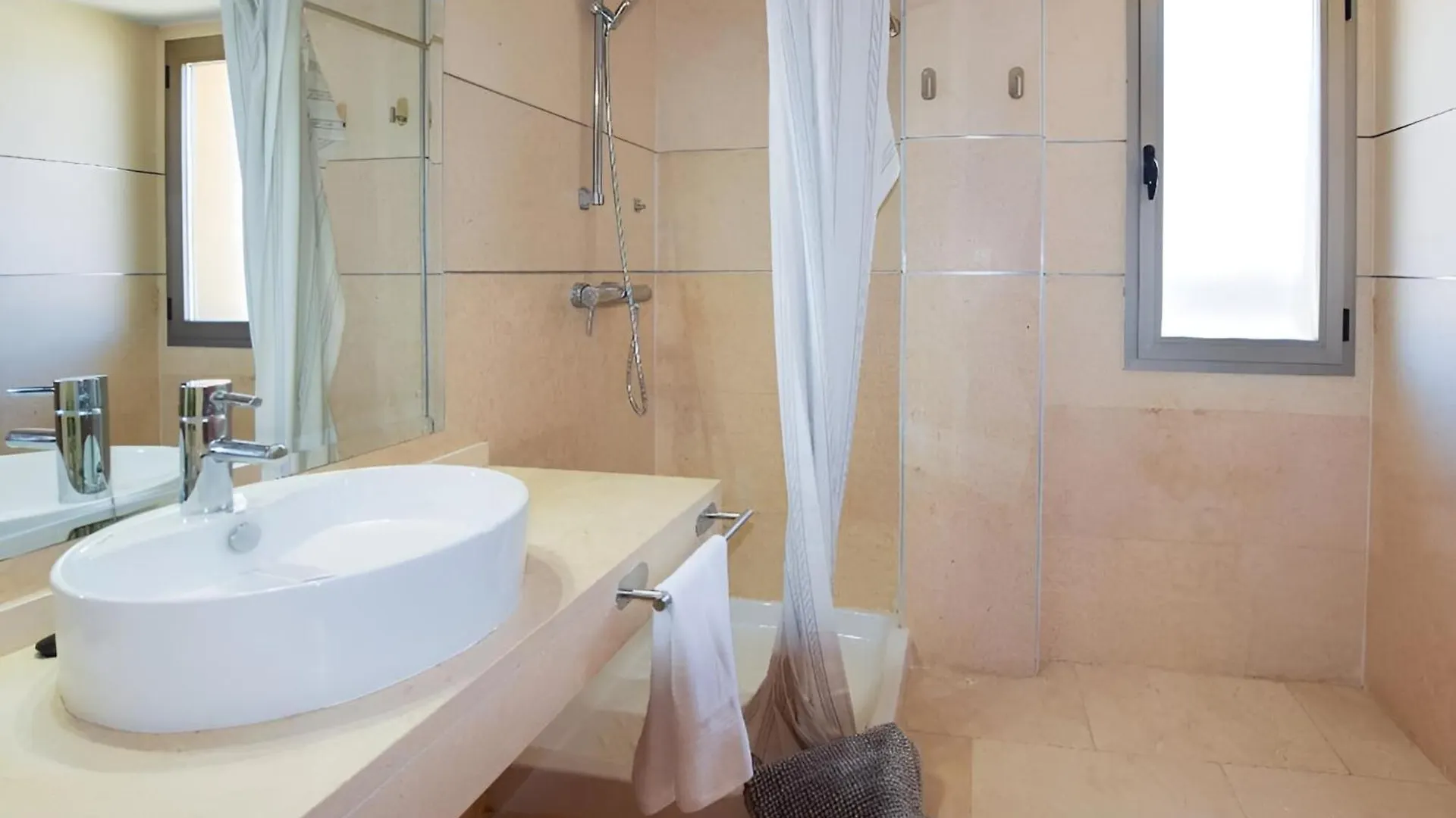 Apartment First Class La Resina Golf & Sea, Estepona